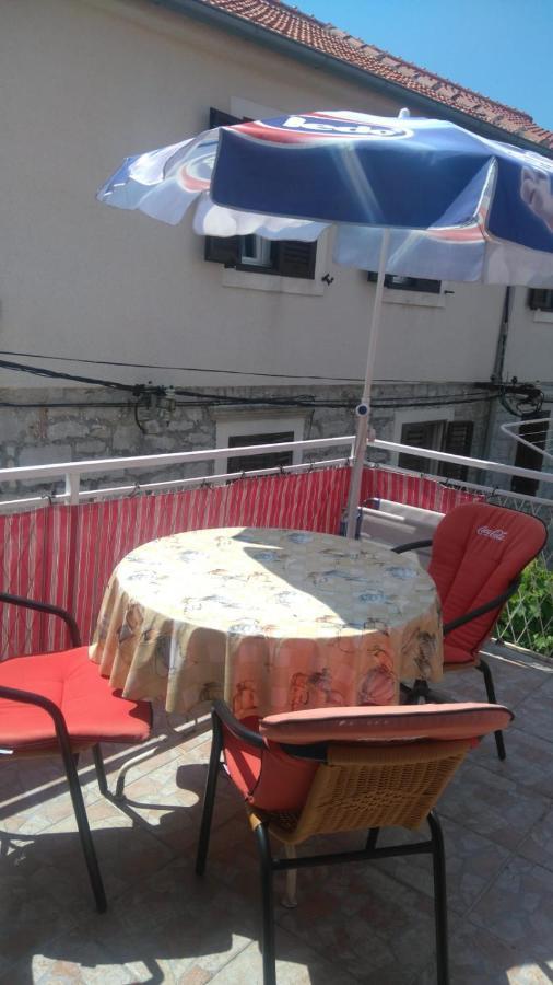 Guest House Oleander Zlarin Buitenkant foto